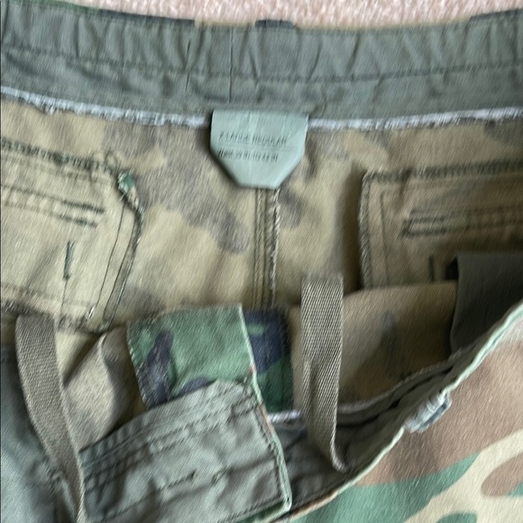Green and Brown Cargo Shorts for Outdoor Activities - Picture 2 of 3